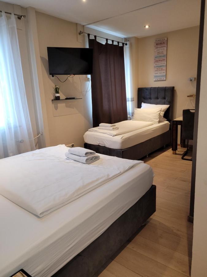 Hotel Franken An Der Messe Франкфурт-на-Майне Экстерьер фото
