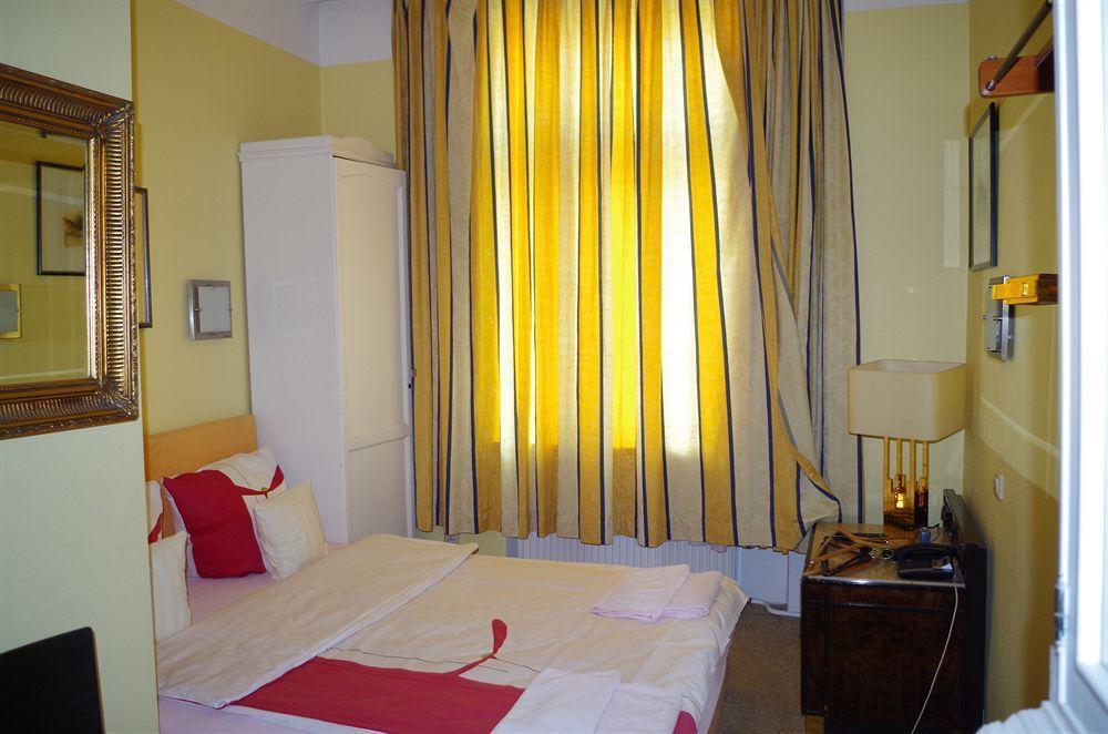 Hotel Franken An Der Messe Франкфурт-на-Майне Экстерьер фото
